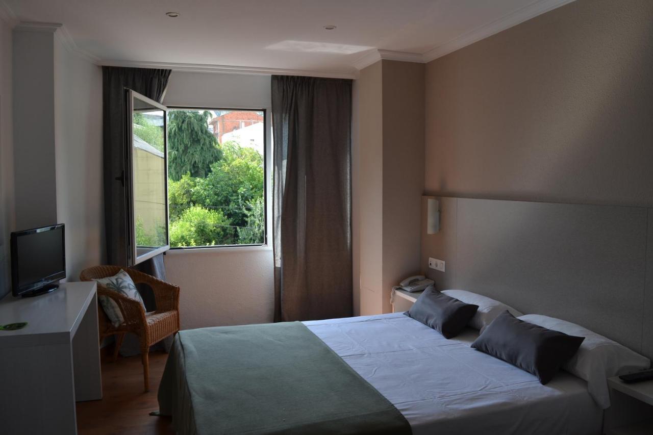 Duerming Villa De Sarria Hotel ภายนอก รูปภาพ
