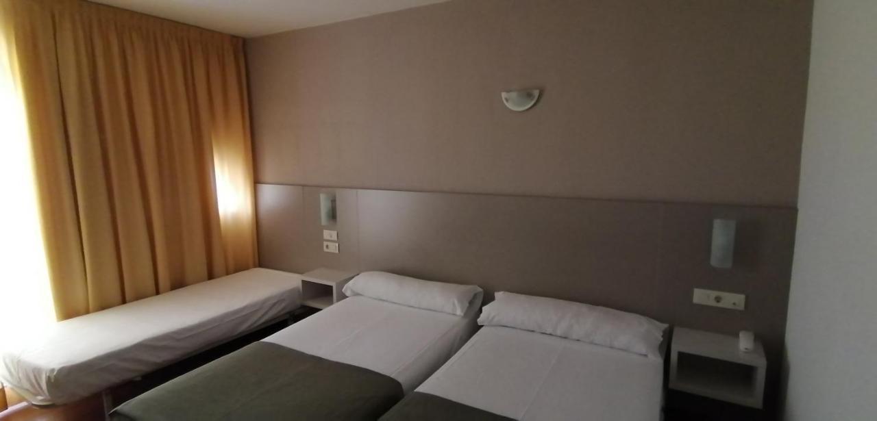 Duerming Villa De Sarria Hotel ภายนอก รูปภาพ