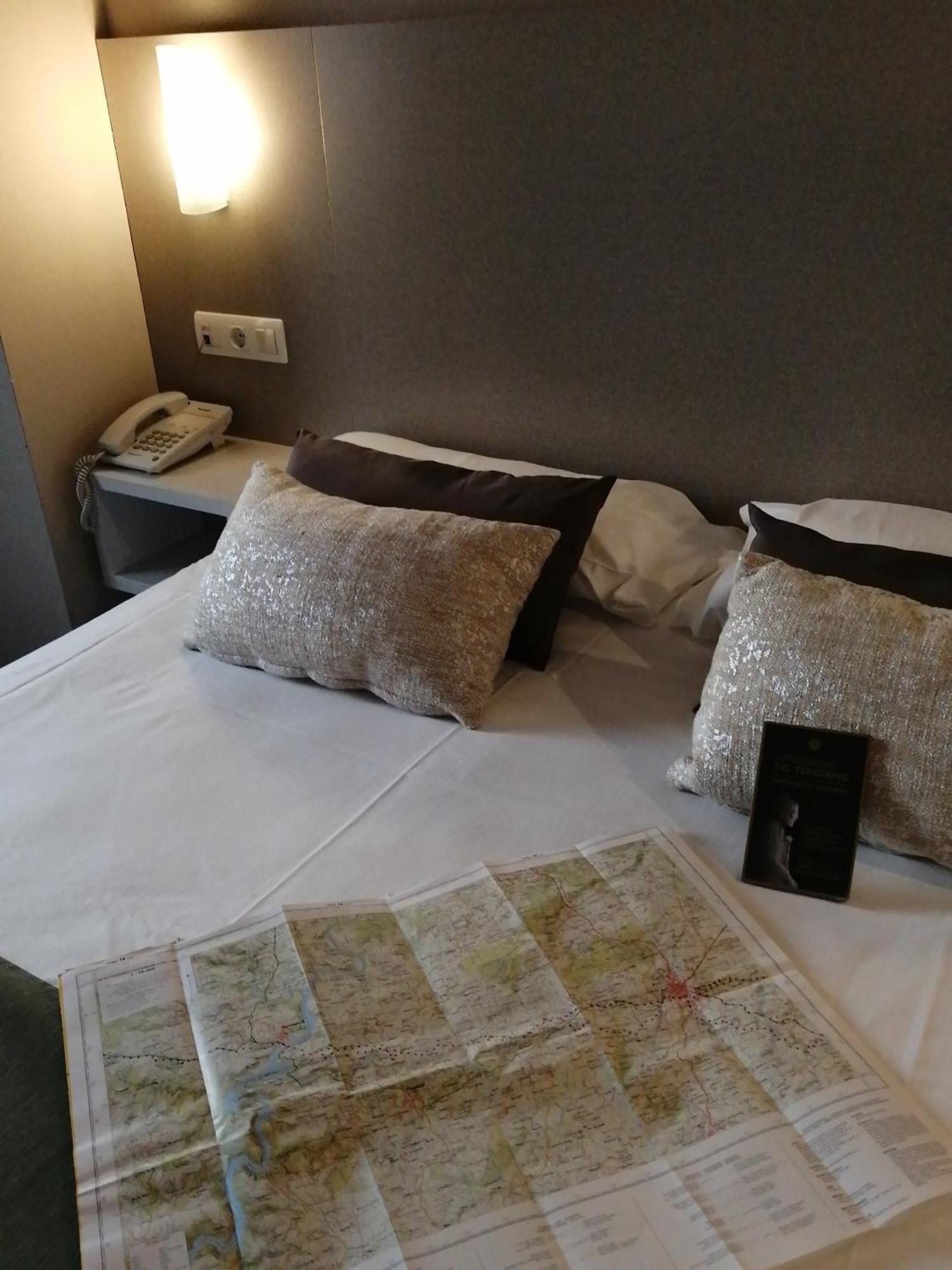 Duerming Villa De Sarria Hotel ภายนอก รูปภาพ
