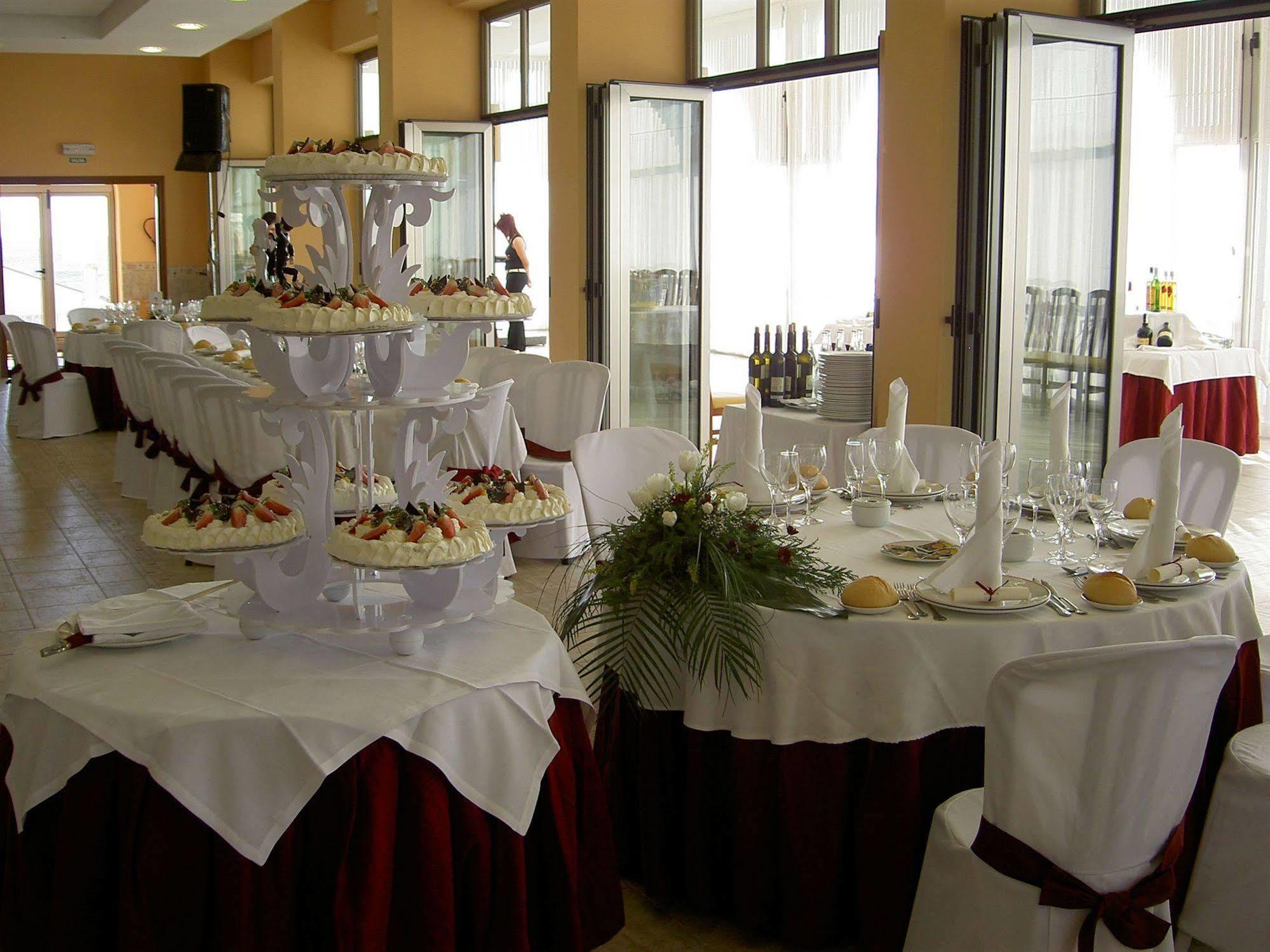 Duerming Villa De Sarria Hotel ภายนอก รูปภาพ