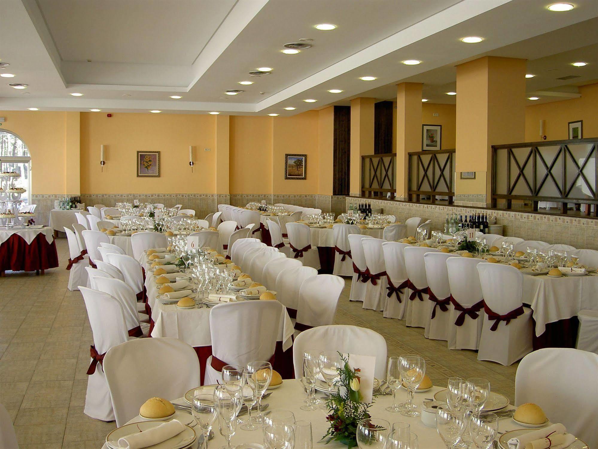 Duerming Villa De Sarria Hotel ภายนอก รูปภาพ